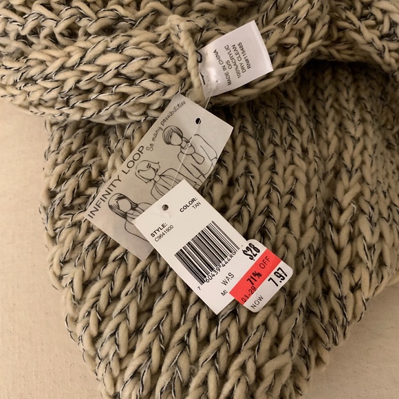 Infinity Loop Scarf - Picture 5 of 5